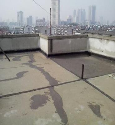 准格尔漏水维修 楼顶漏水是什么原因，楼顶漏水维修方法是什么?